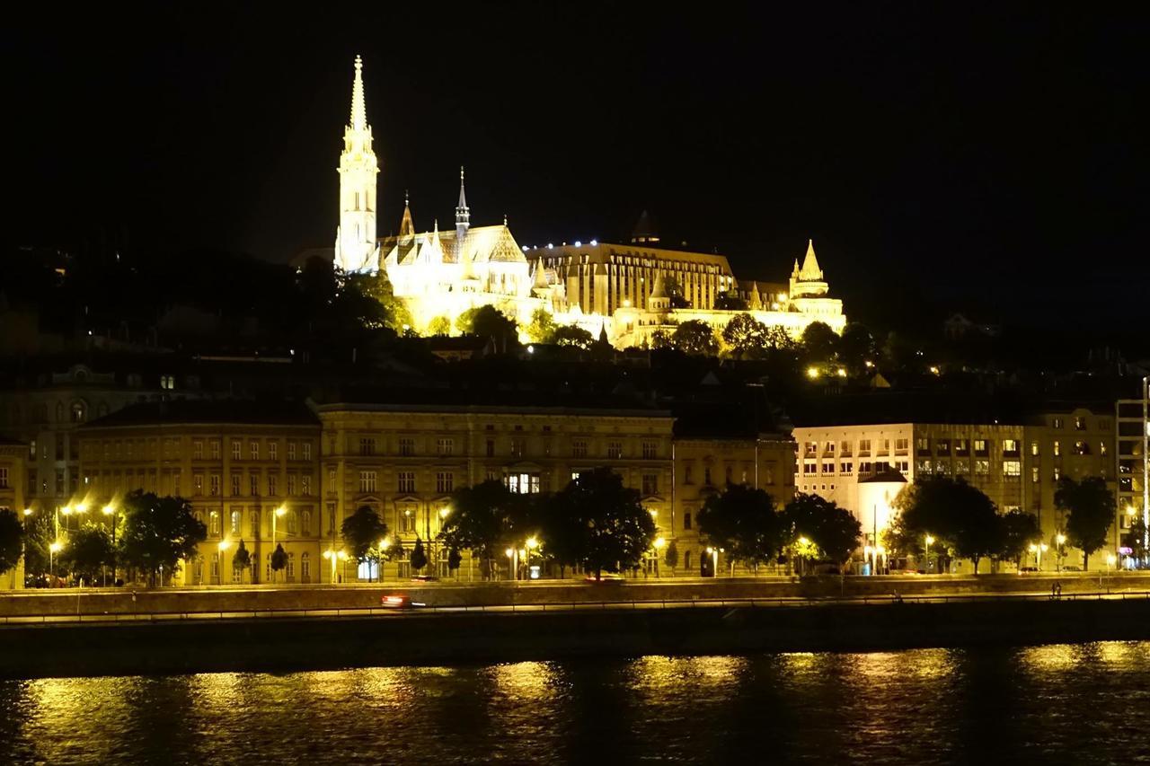 Diana'S Charming Studio At The Buda Castle Budapeste Exterior foto